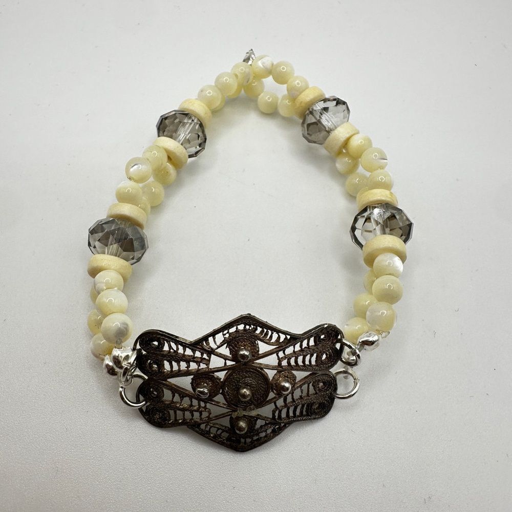 VTG Silver filagree stretch bracelet with mother of pearl and glass beads!